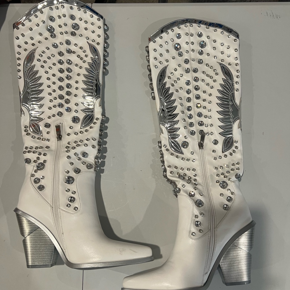 Azalea Wang Upbeat Rhinestone Cowboy Boot, Sz 8 NWT - Picture 11 of 16